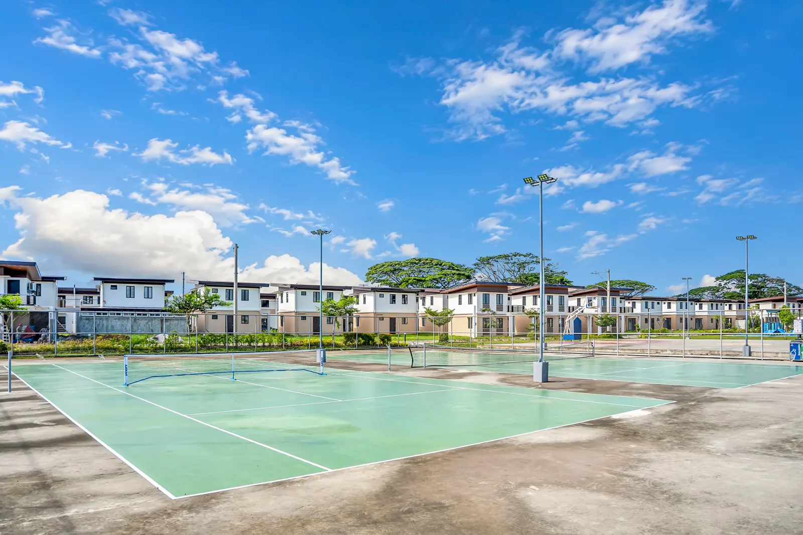 Community tennis court